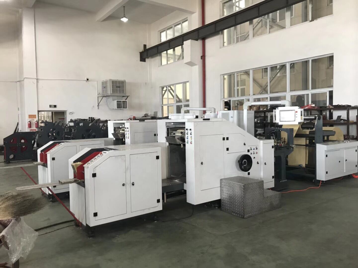 Кичинекей көлөмдүү кагаз пакет жасоо машинасы | Башталгыч үчүн арзан жана компакт