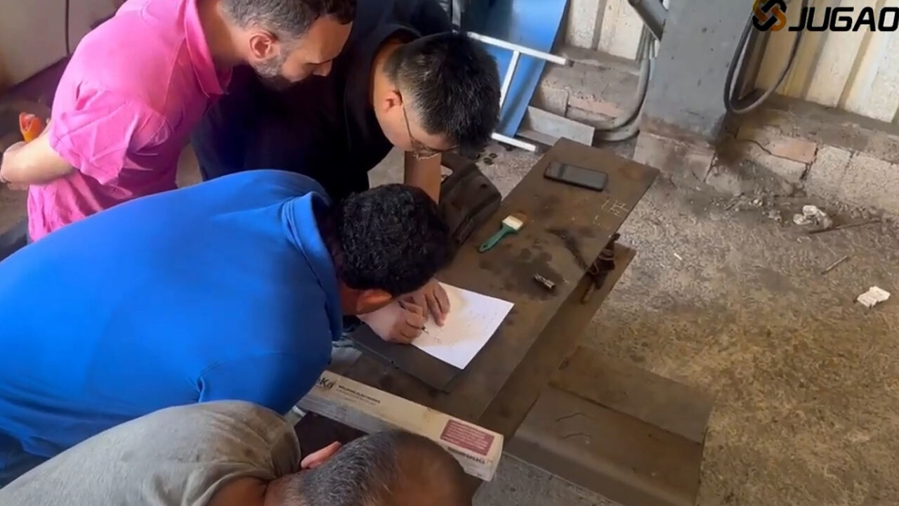 Die JUGAO-span het na Algerije gereis om professionele navolgingdiens vir kliënte te lewer