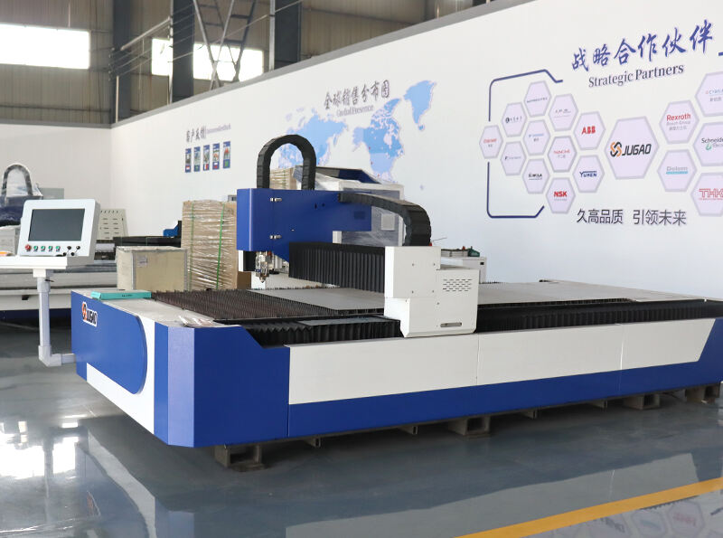 Why does nitrogen laser cutting outperform oxygen in certain metals?