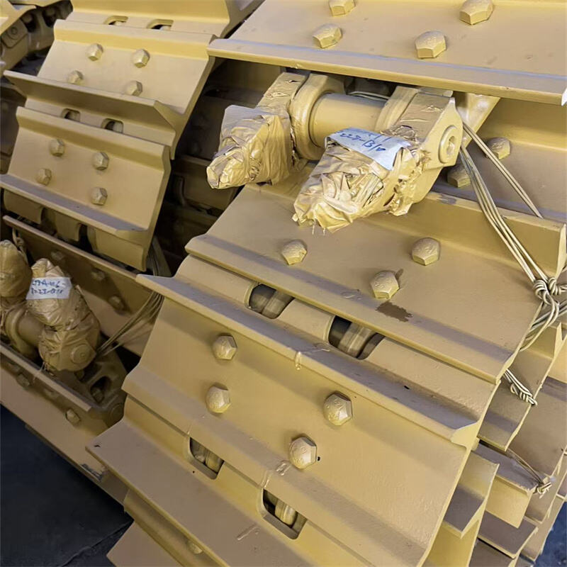 Enjoy better performance with our dependable track link chains