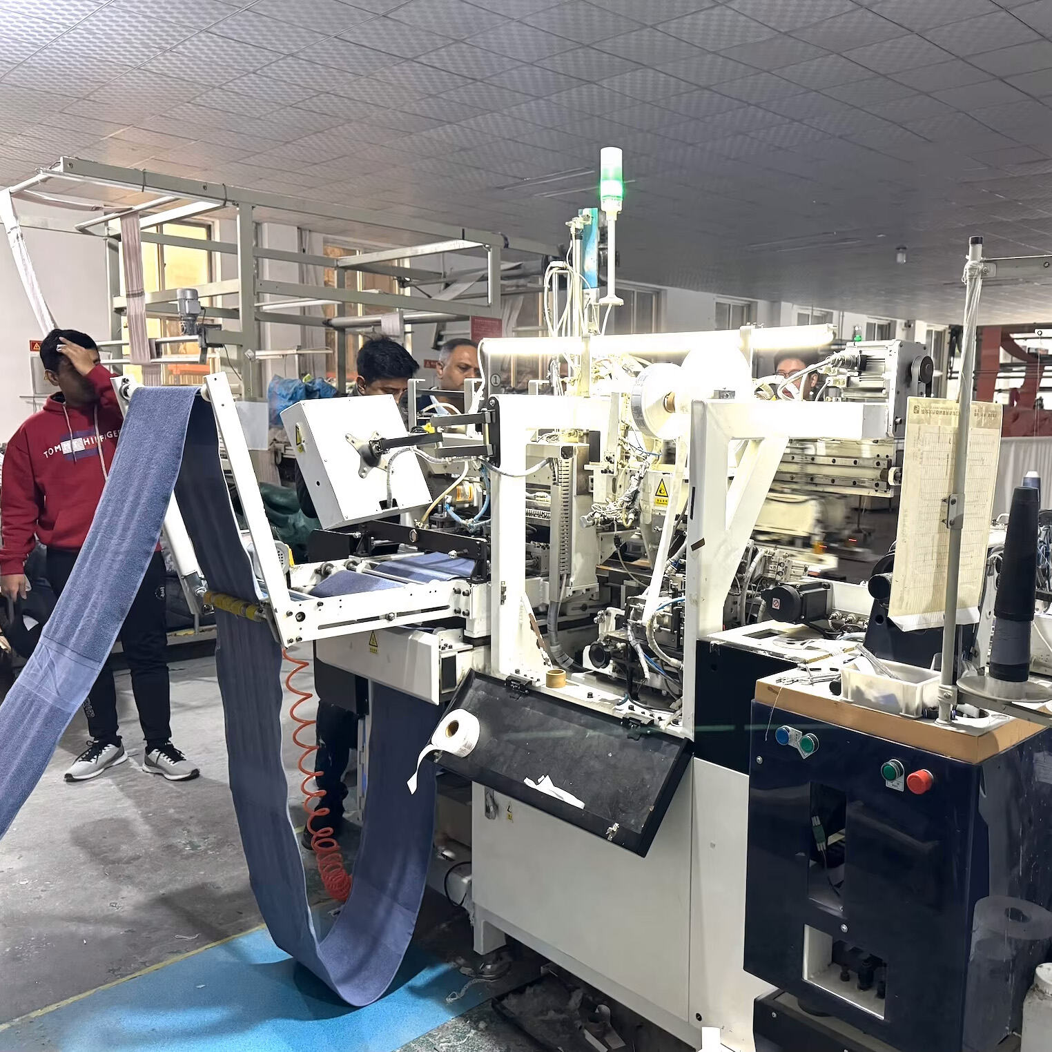 industrial automatic terry towel cross cutting hemming machine et 5835 ii-9