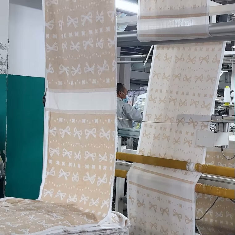 2nd-generation-automatic-terry-towel-length-hemming-machine-18.jpg