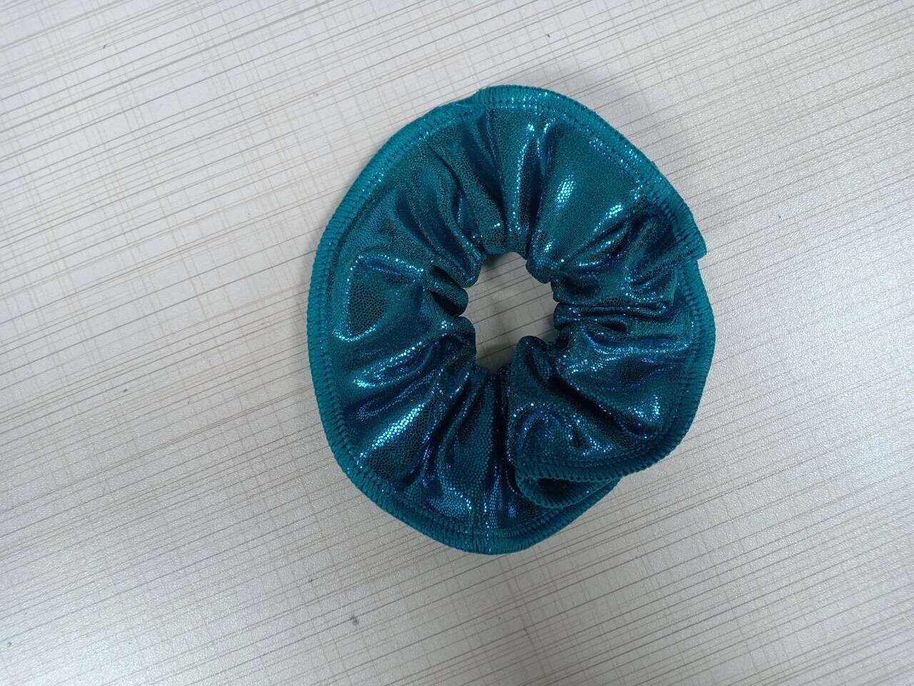 ओवरसाइज्ड स्क्रंची - सभी प्रकार के बालों और स्टाइल के लिए आदर्श