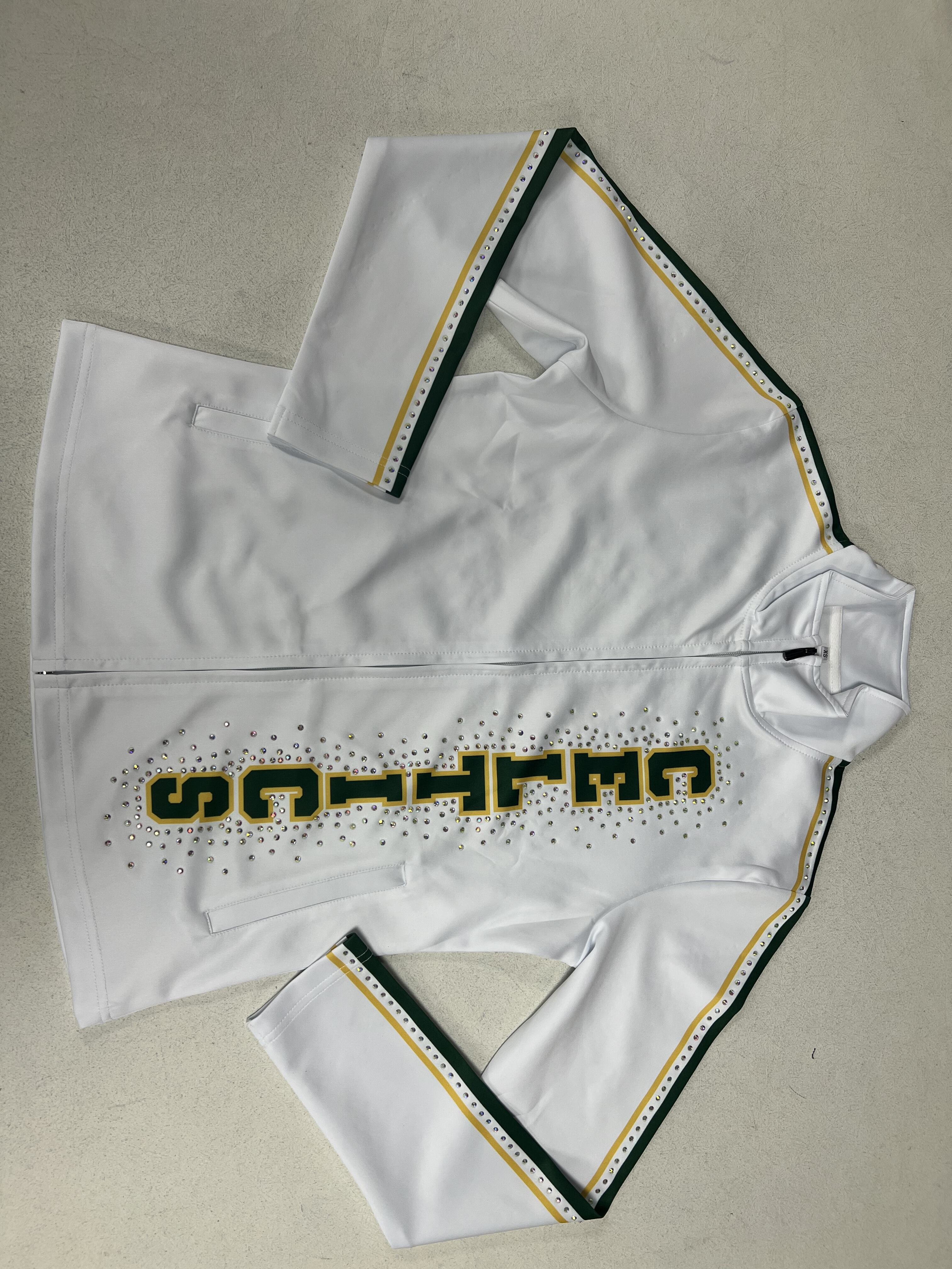 Dikkat Çeken Glitter Dış Giyimle Kalabalığın Önüne Geçin