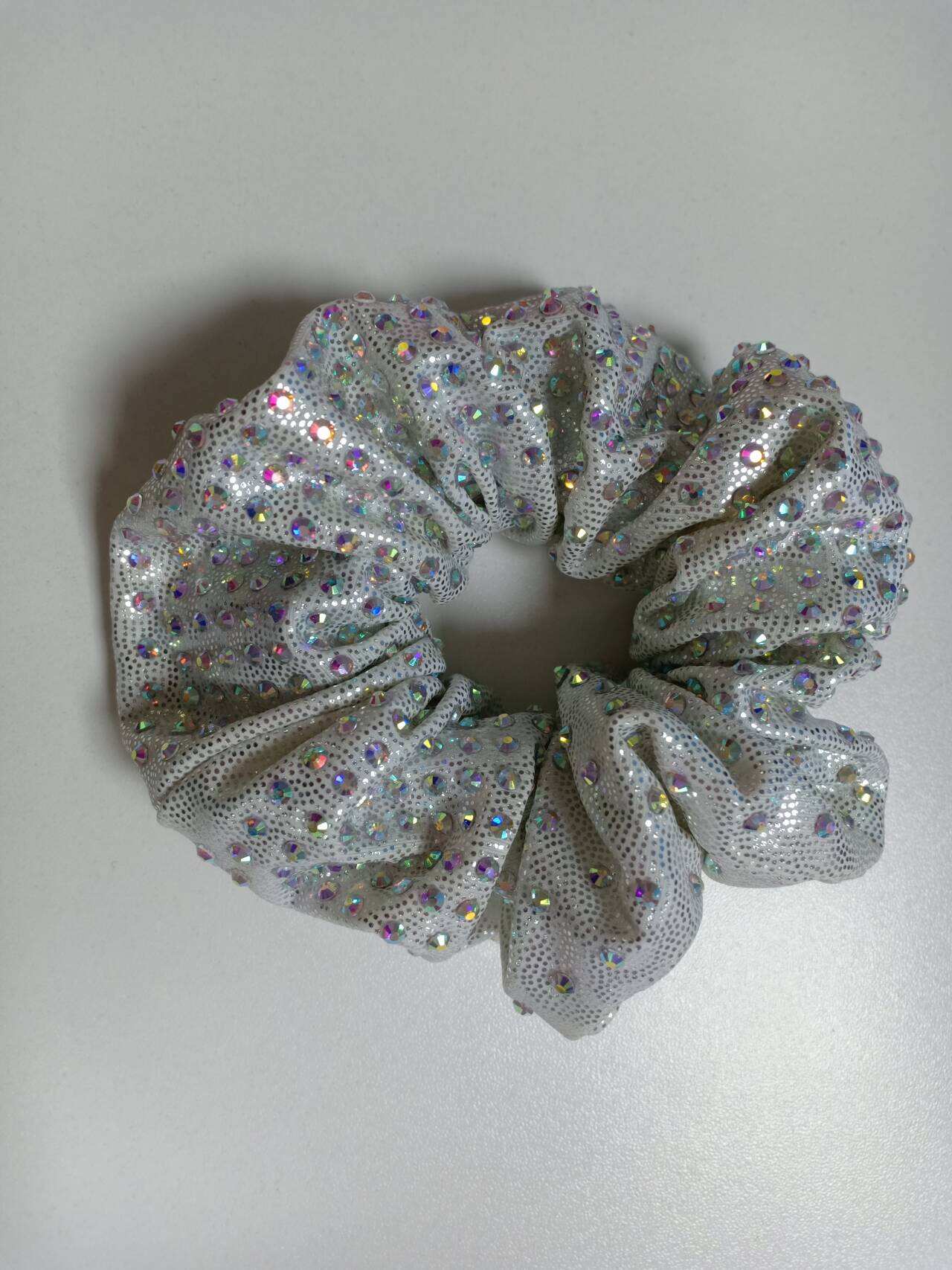 ओवरसाइज्ड स्क्रंची - लंबे समय तक उपयोग के लिए उच्च-गुणवत्ता वाली सामग्री