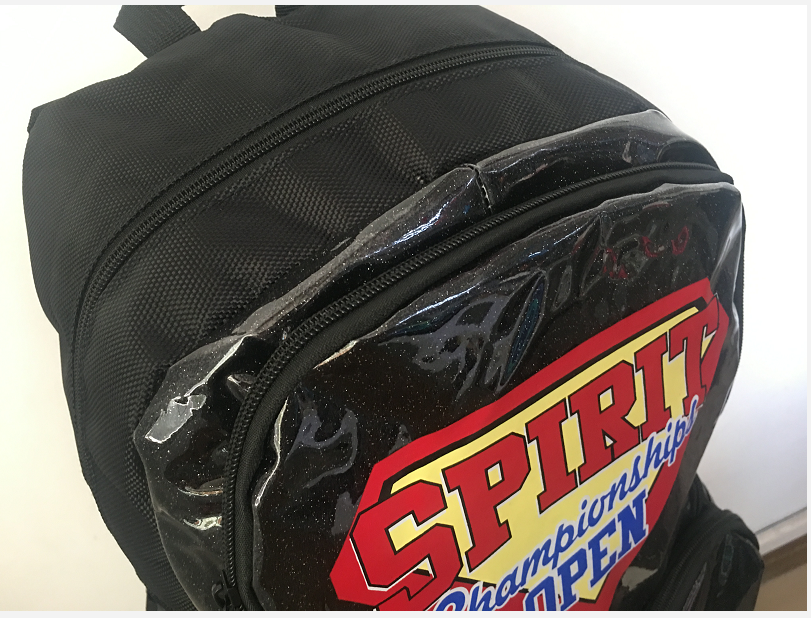 Takımınızın stiline ve ihtiyaçlarına göre kişiselleştirilmiş neşeli çantalar