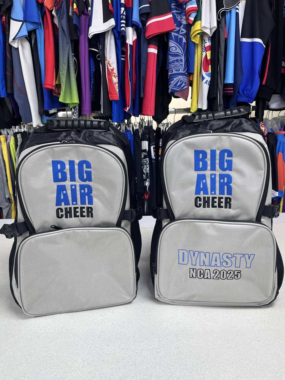 Şeker malzemelerinizin tamamı için geniş bölmeler ve cepler