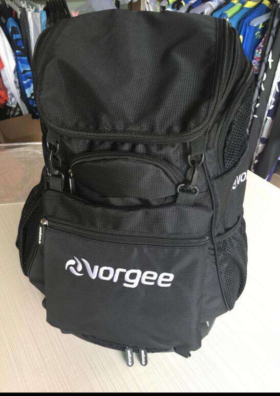 Her takımın ihtiyaçlarını karşılamak için geniş renk ve tasarım seçeneği