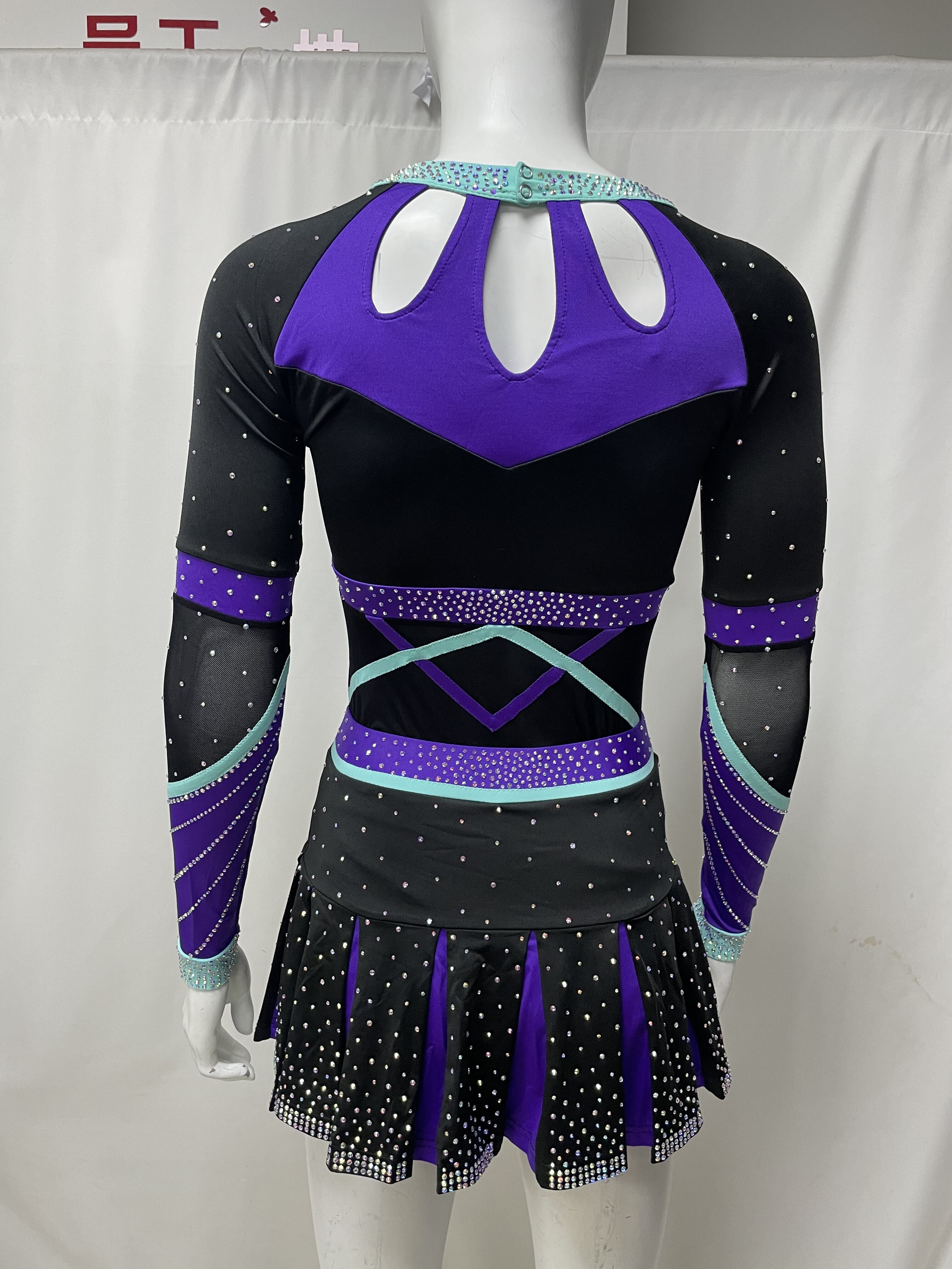 Подигнете своје перформансе са нашим прилагодљивим опцијама и величинама