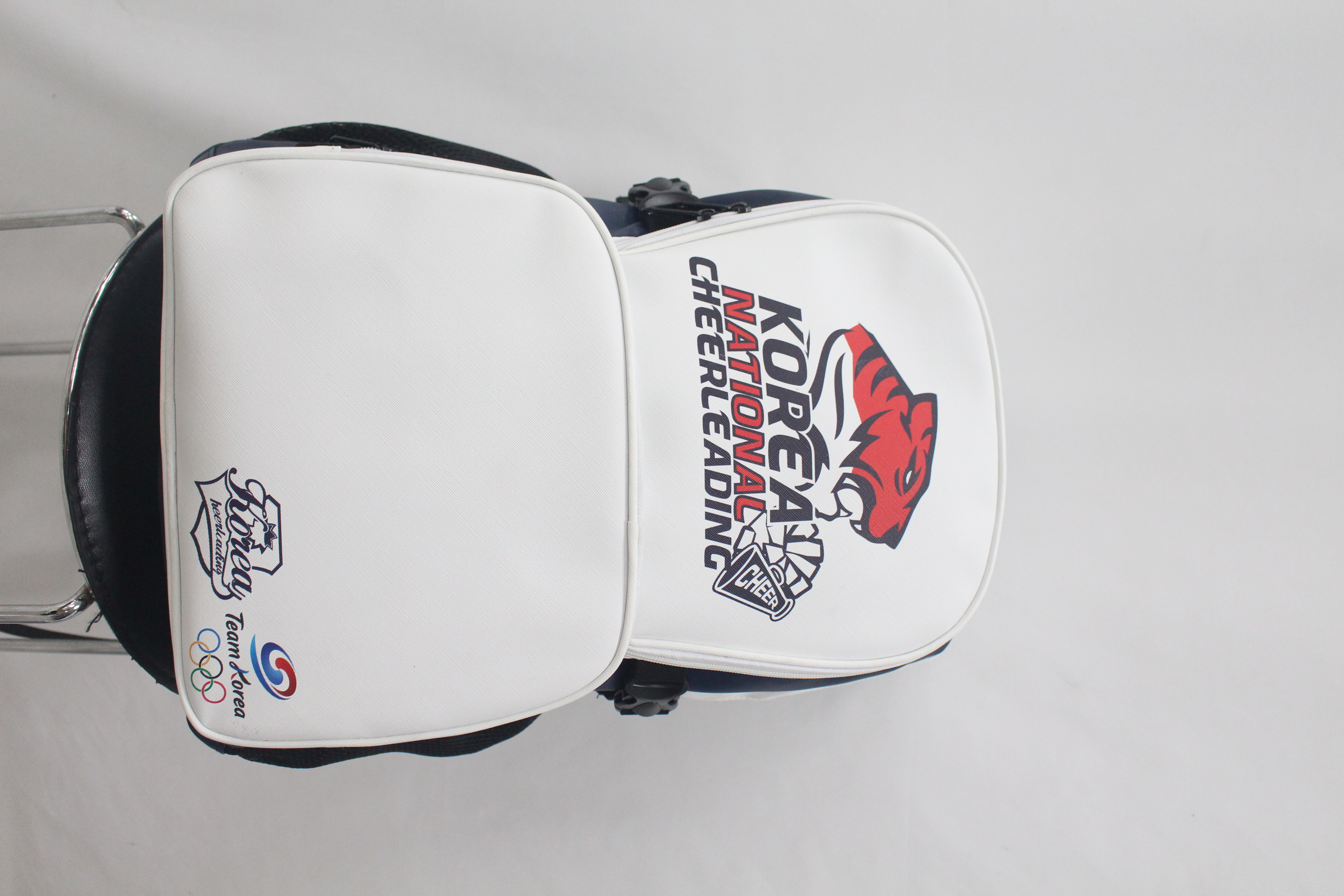 Yüksek kaliteli cheerleading çantalarımızla düzenli ve şık görünümün keyfini yaşayın