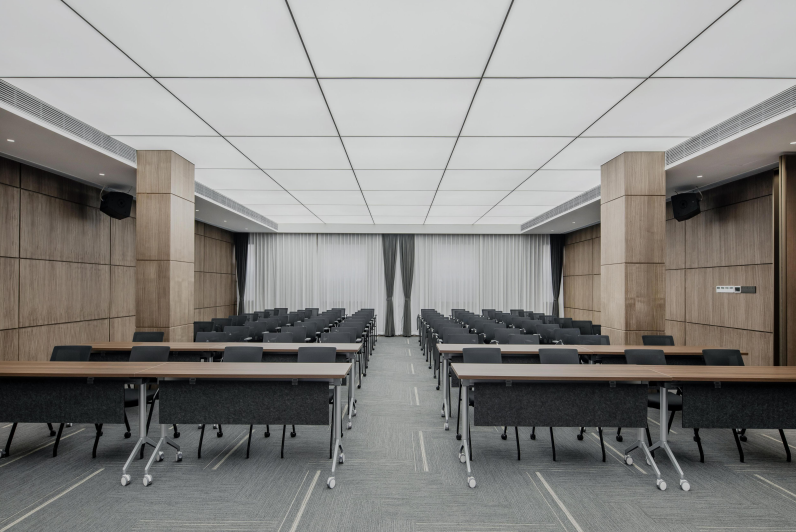 Flexible Training Room Setup: Choosing the Right Tables, Chairs and ...