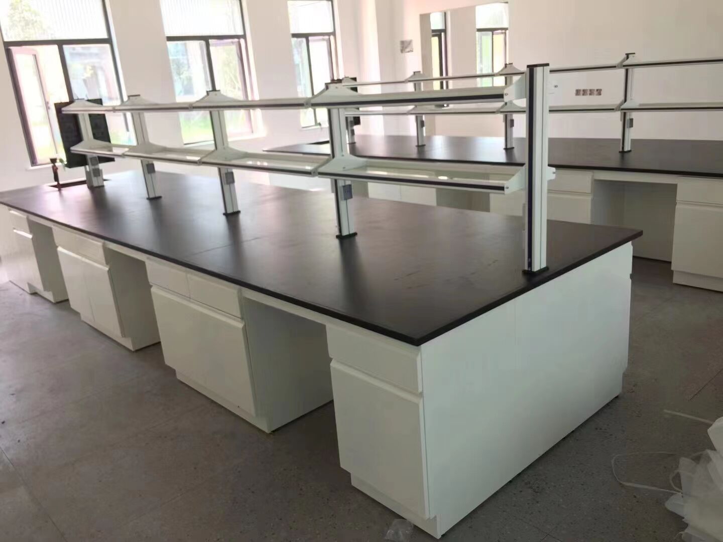 Science Lab Table Chemical Resistant Work Bench Laboratory Furniture-内容插图 (1).jpg