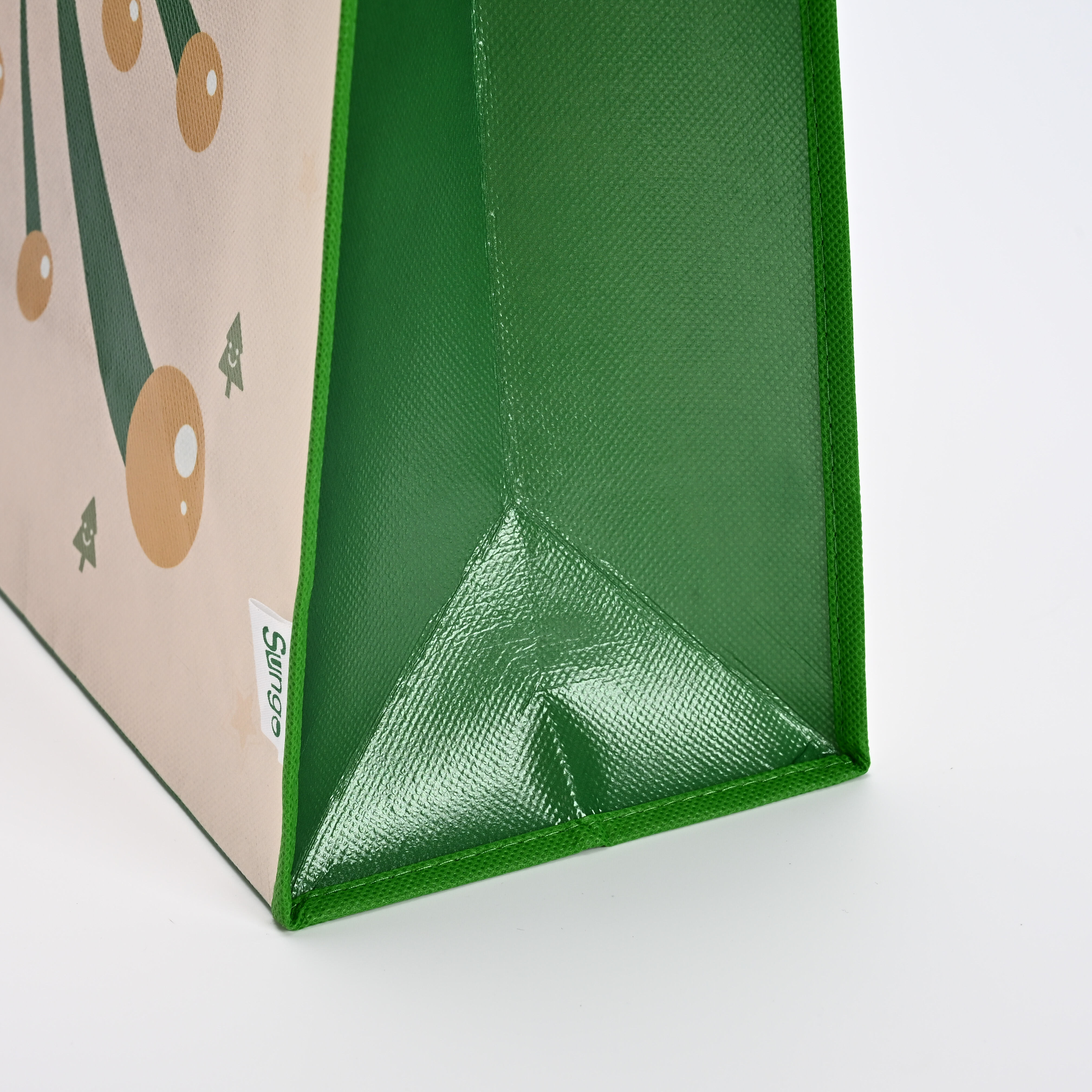 Comprehensive Product Range and Seasonal Adaptability