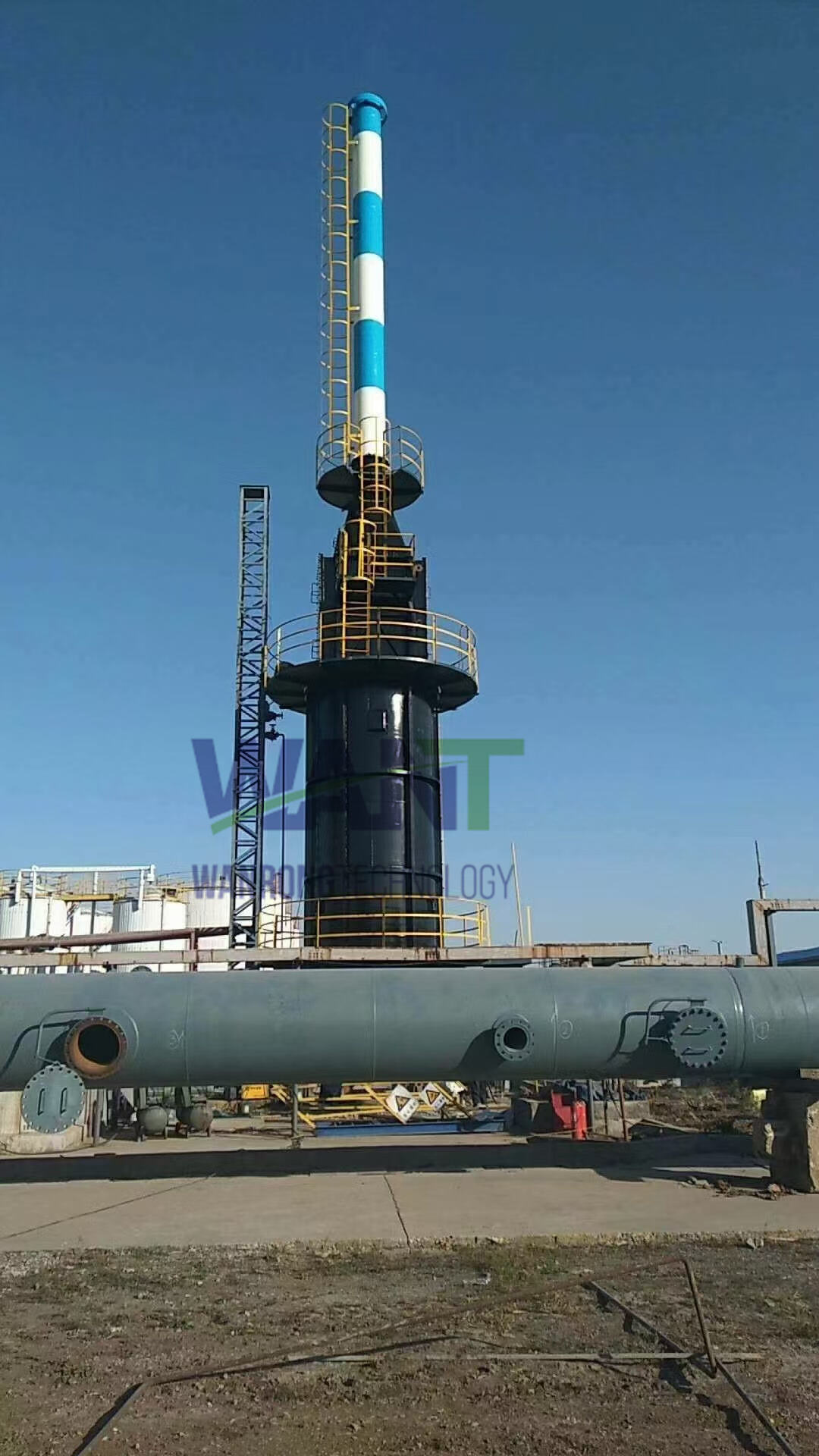 Higher efficiency and greater reliability in petroleum distillation applications