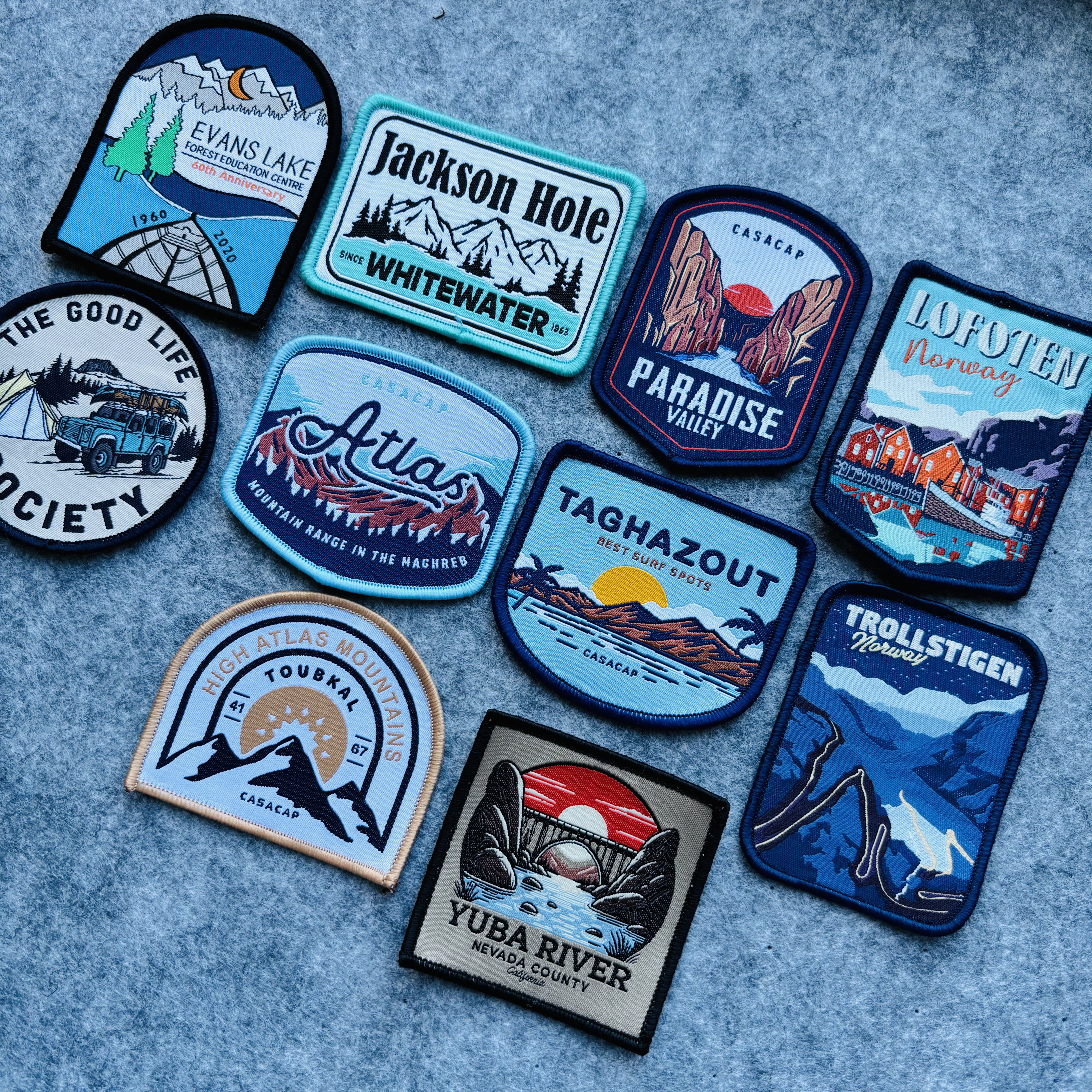 Individuelles Logo Großhandel Wärmepresse Twill Filzstoff Iron-on Gewebte Patches für Kleidung