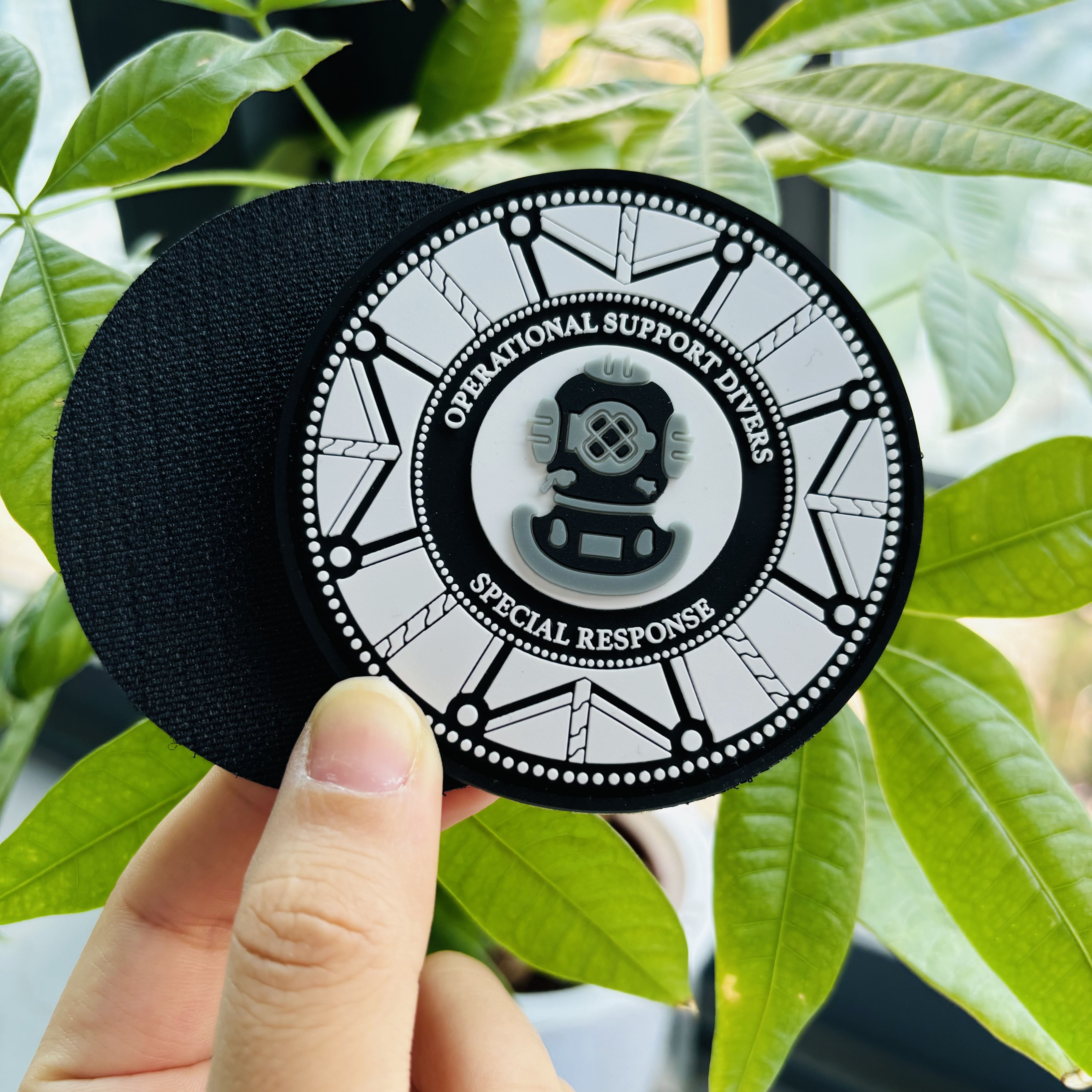 Disegno Logo Personalizzato Cimiero Ferro da Stiro Rilievo 2D 3D Etichetta in PVC e Gomma per Indumenti