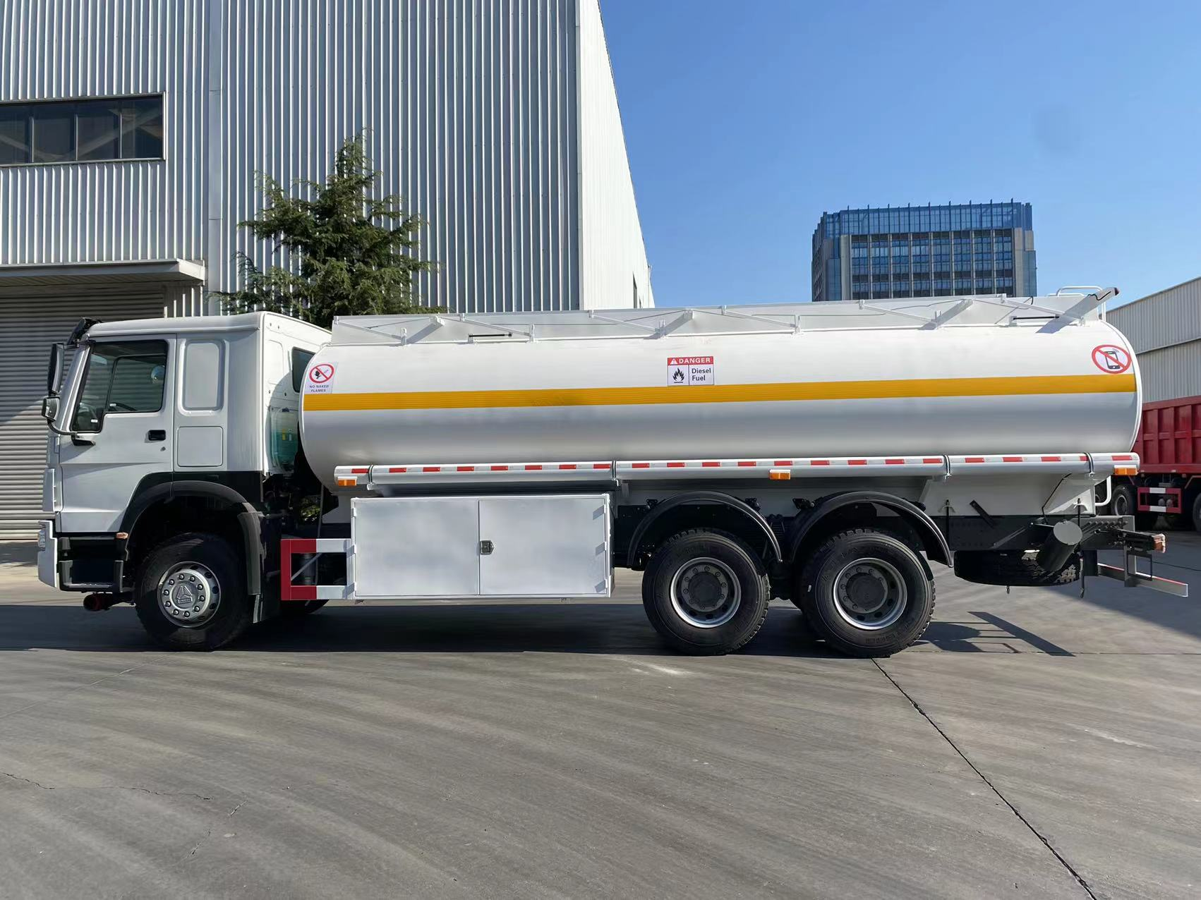 Camión cisterna para petróleo: Beneficios clave para la industria