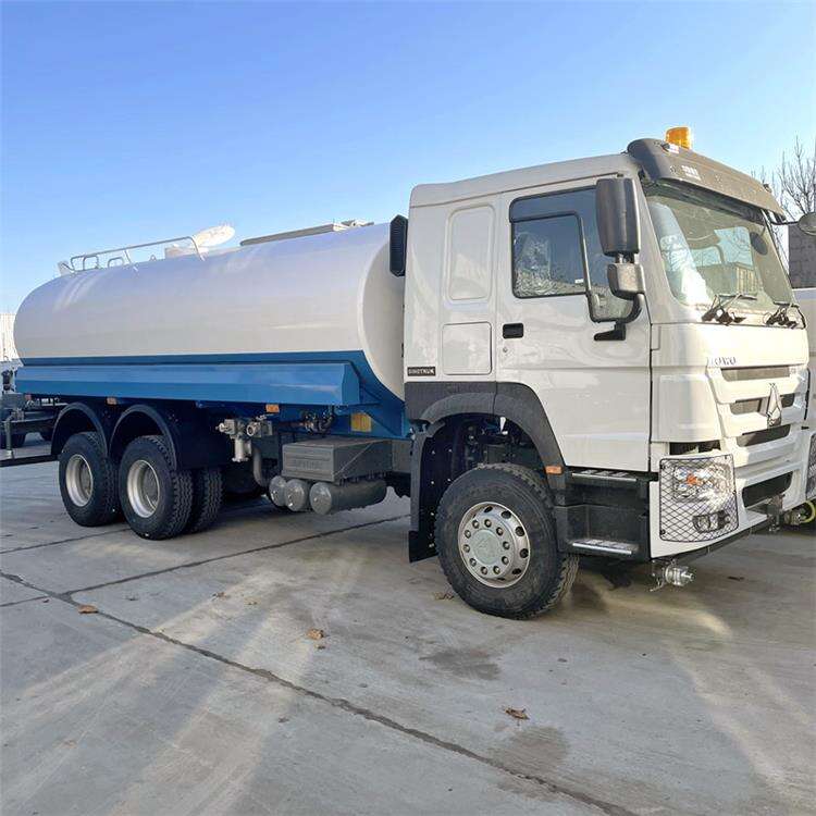   howo  6x4 water spraying tank truck 20cbm 