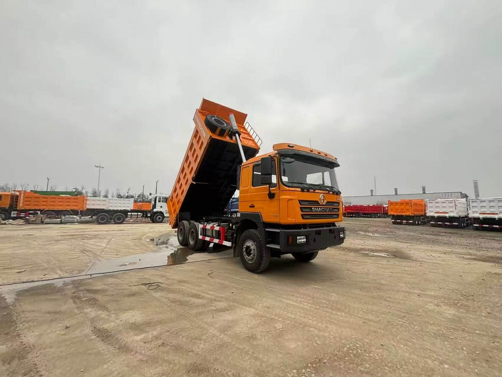 SHACMAN F3000 6×4 Schwerlast-Kipplaster mit 380 PS und 20 m³-Kippschacht zum Verkauf