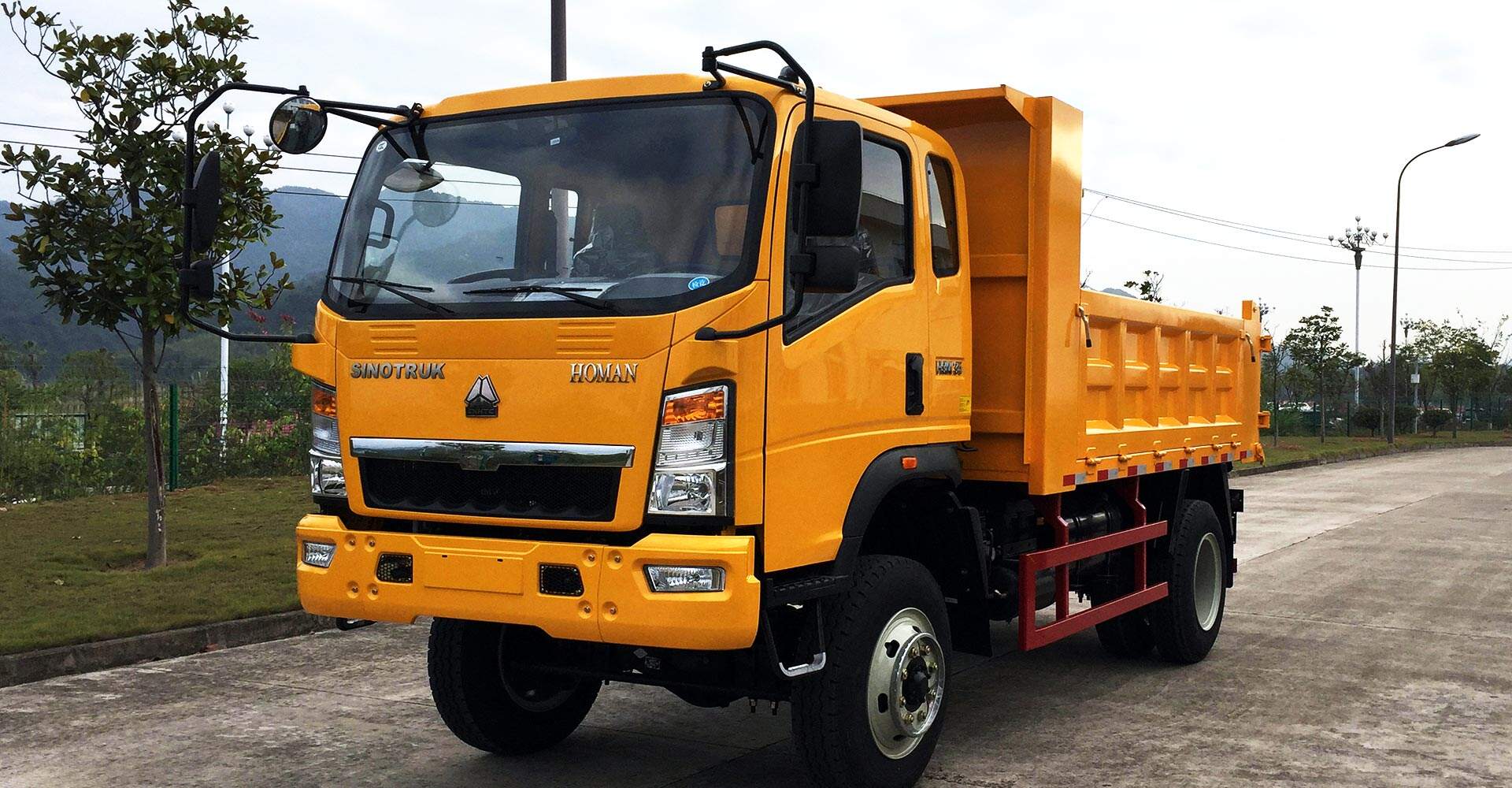 SINOTRUK HOWO 4X4 TIPPER TRUCK