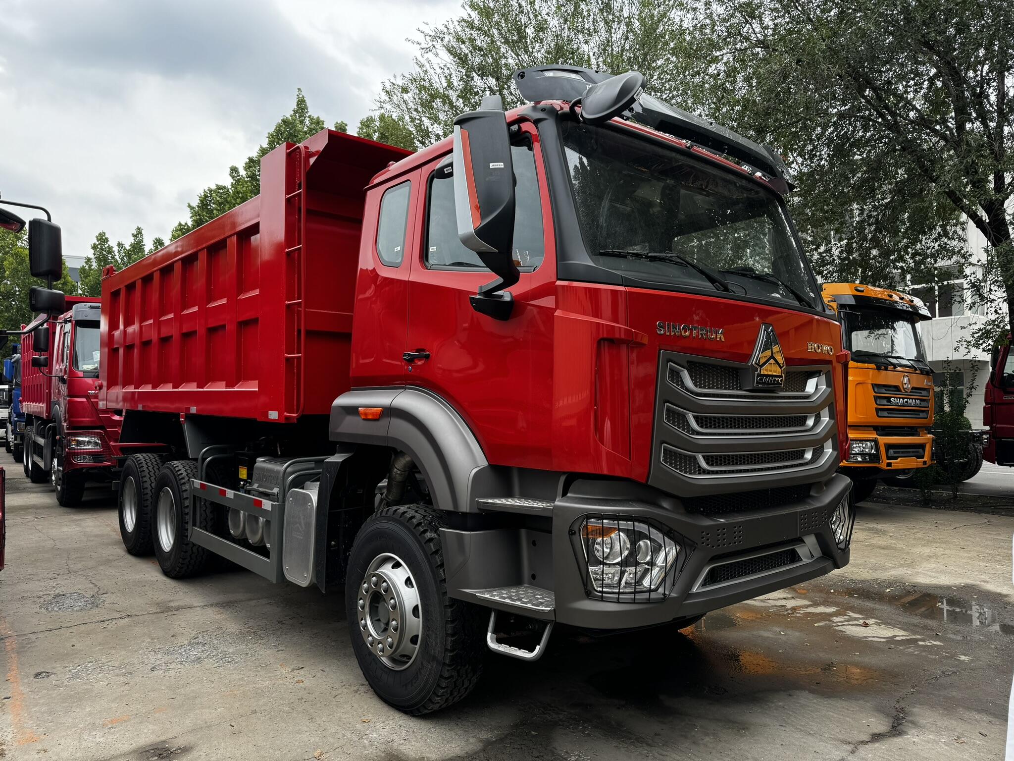 Camions-bennes haut de gamme à vendre – JINAN CMHAN TRUCK SALES CO.,LTD.