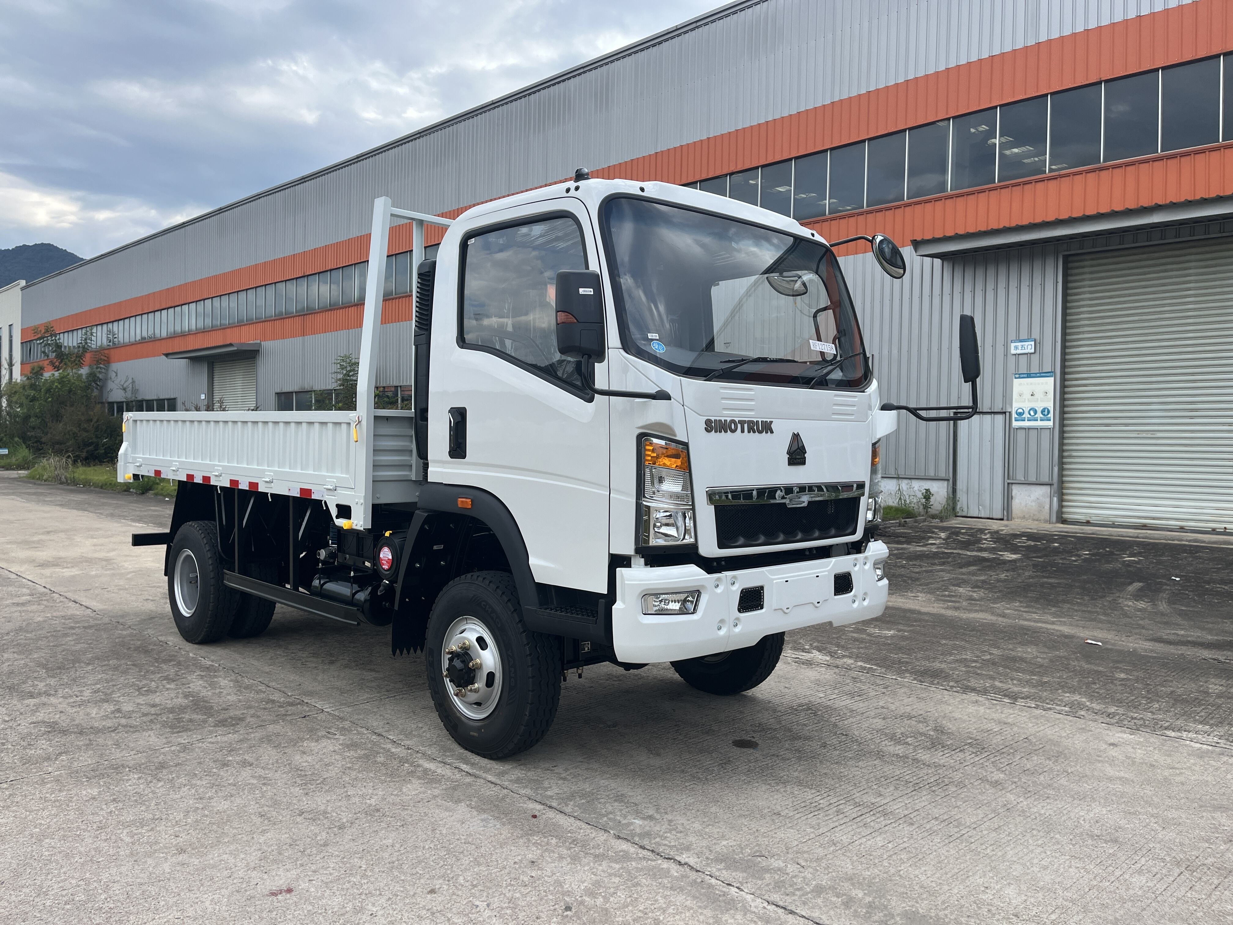 Sinotruk Howo Cargo Truck – Votre Partenaire Fiable pour le Transport Lourd