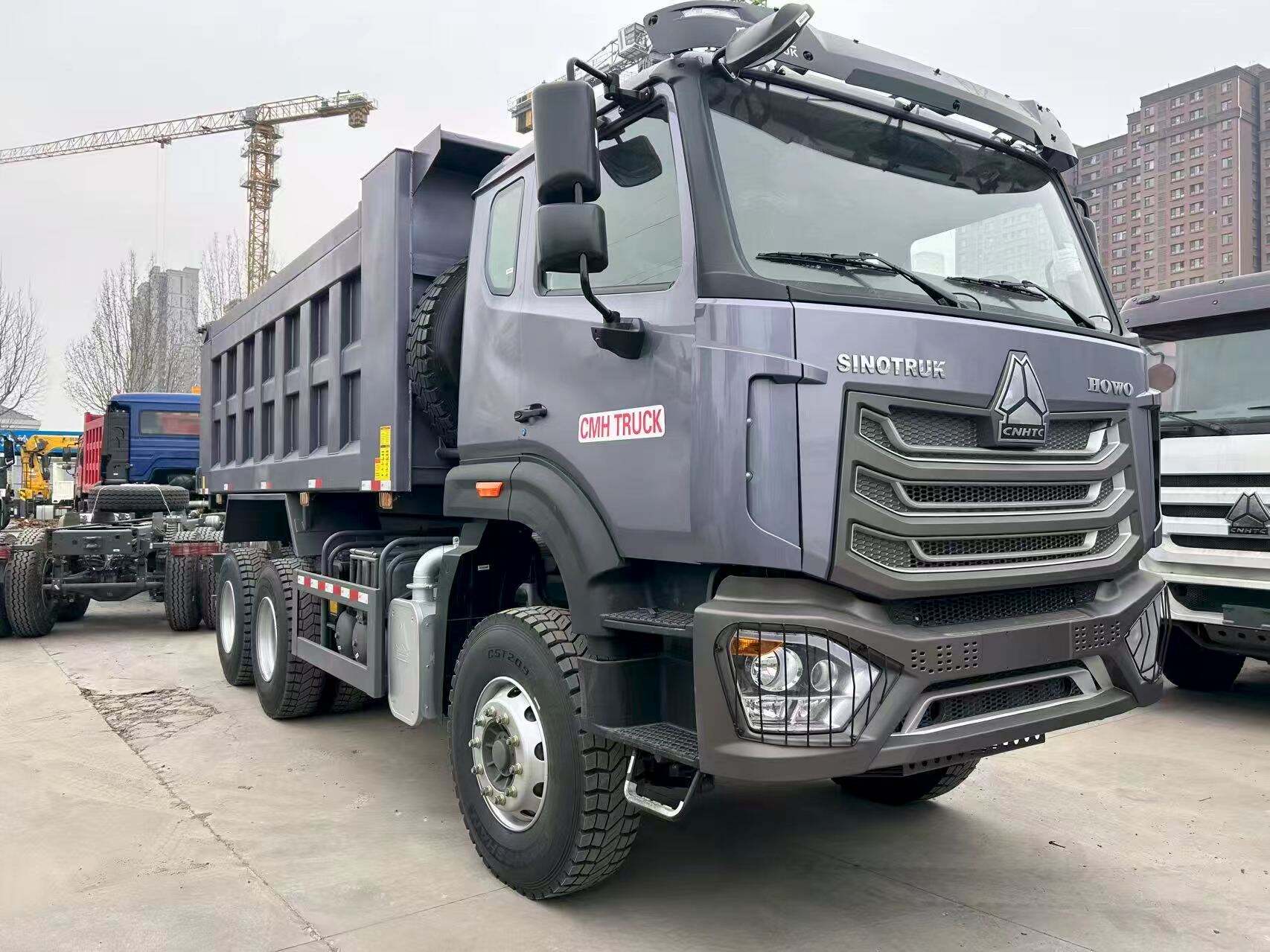 Camion benne lourd SINOTRUK HOWO NX 6x4 équipé d’un moteur MAN de 440 chevaux et d’une benne de 20 m³ à vendre