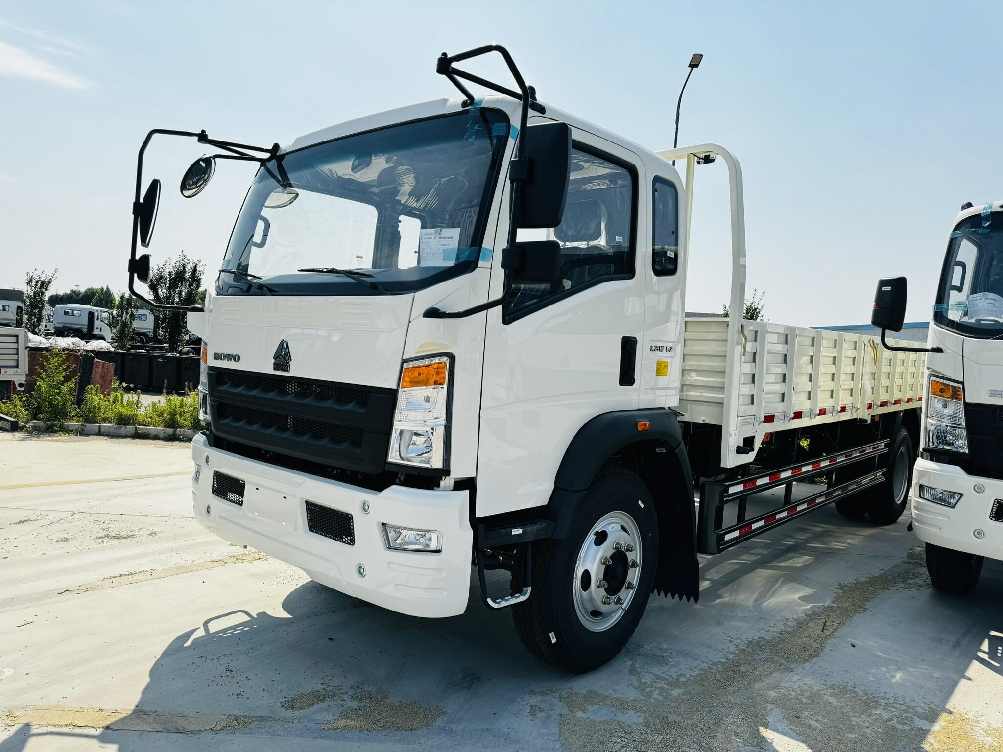 HOWO 5T VAN is selling like hotcakes!