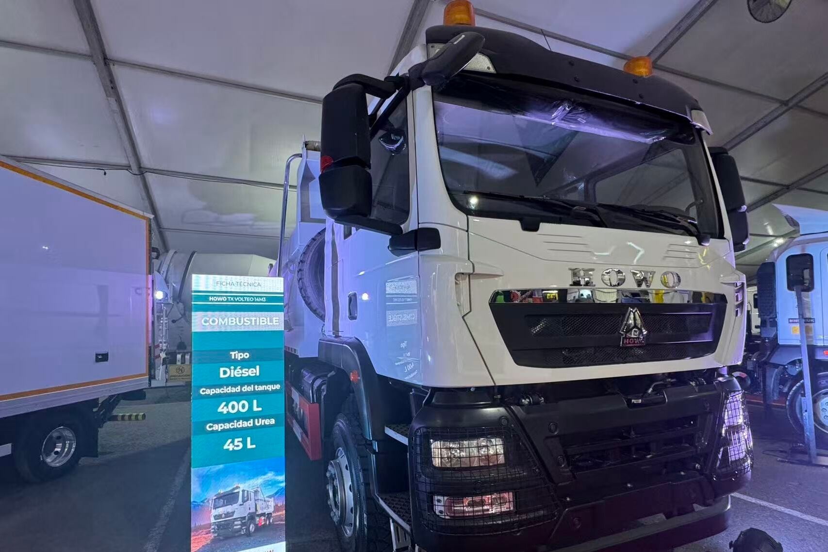 China National Heavy Duty Truck Group (CNHTC) hizo una aparición impresionante en la exhibición de la Asociación Nacional de Fabricantes de Vehículos Comerciales en México.