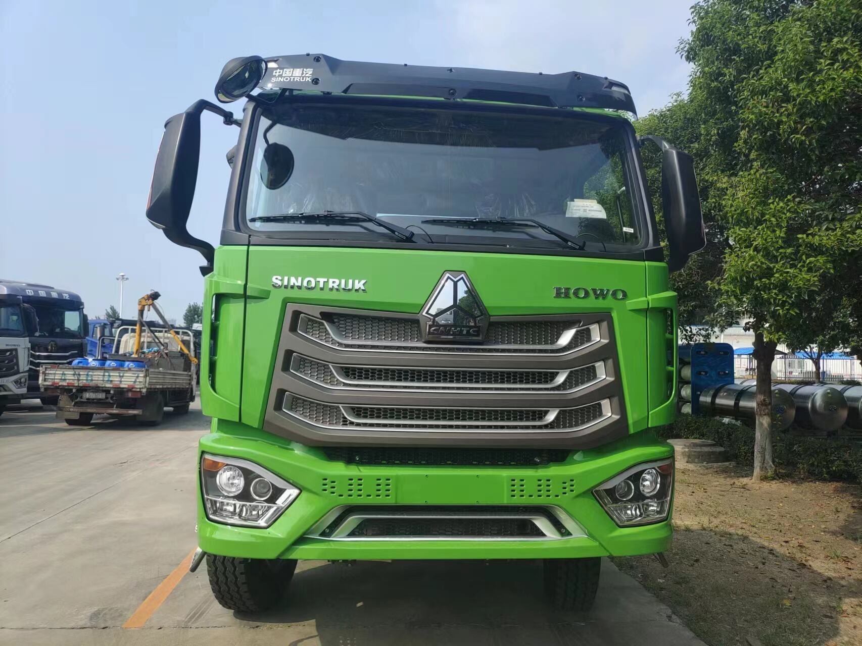 HOWO NX 6x4 TRACTOR TRUCK 