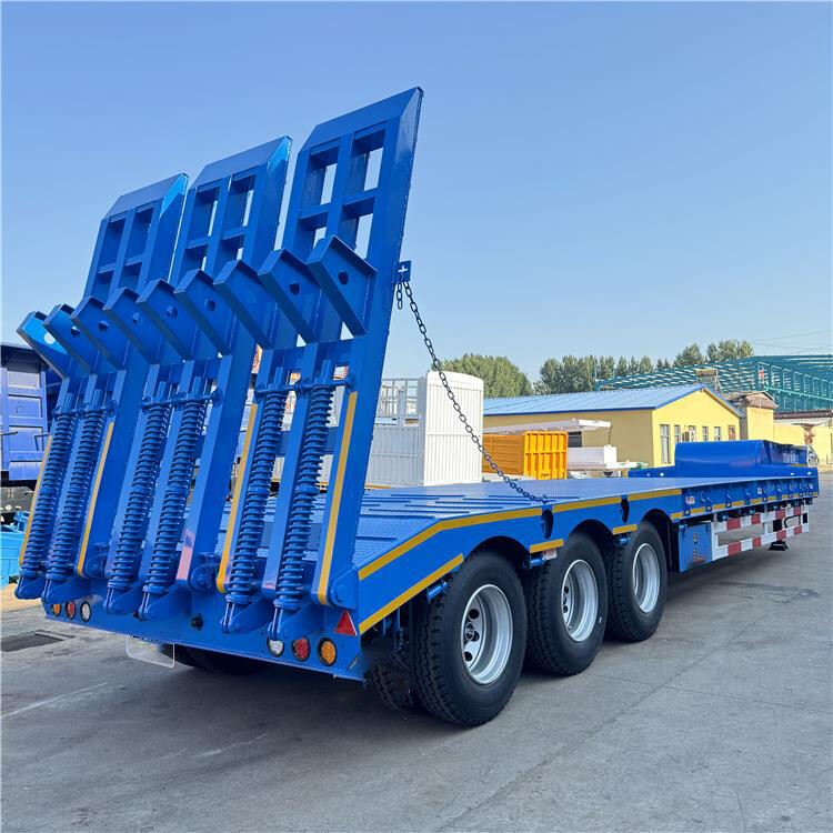 Mainit na benta ng Tri Axle Low Bed Truck Trailer
