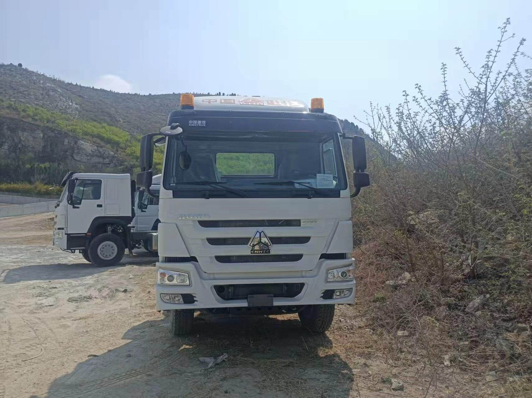 SINOTRUK HOWO 8×4 Hochleistungs-Sattelzugmaschine mit 430 PS und guter Qualität zum Verkauf