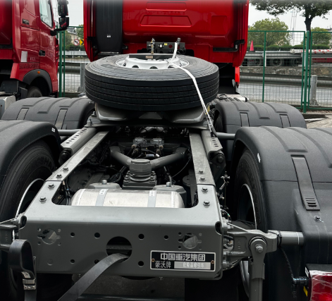 Sinotruk HOWo 6x4 Tractor Truck 