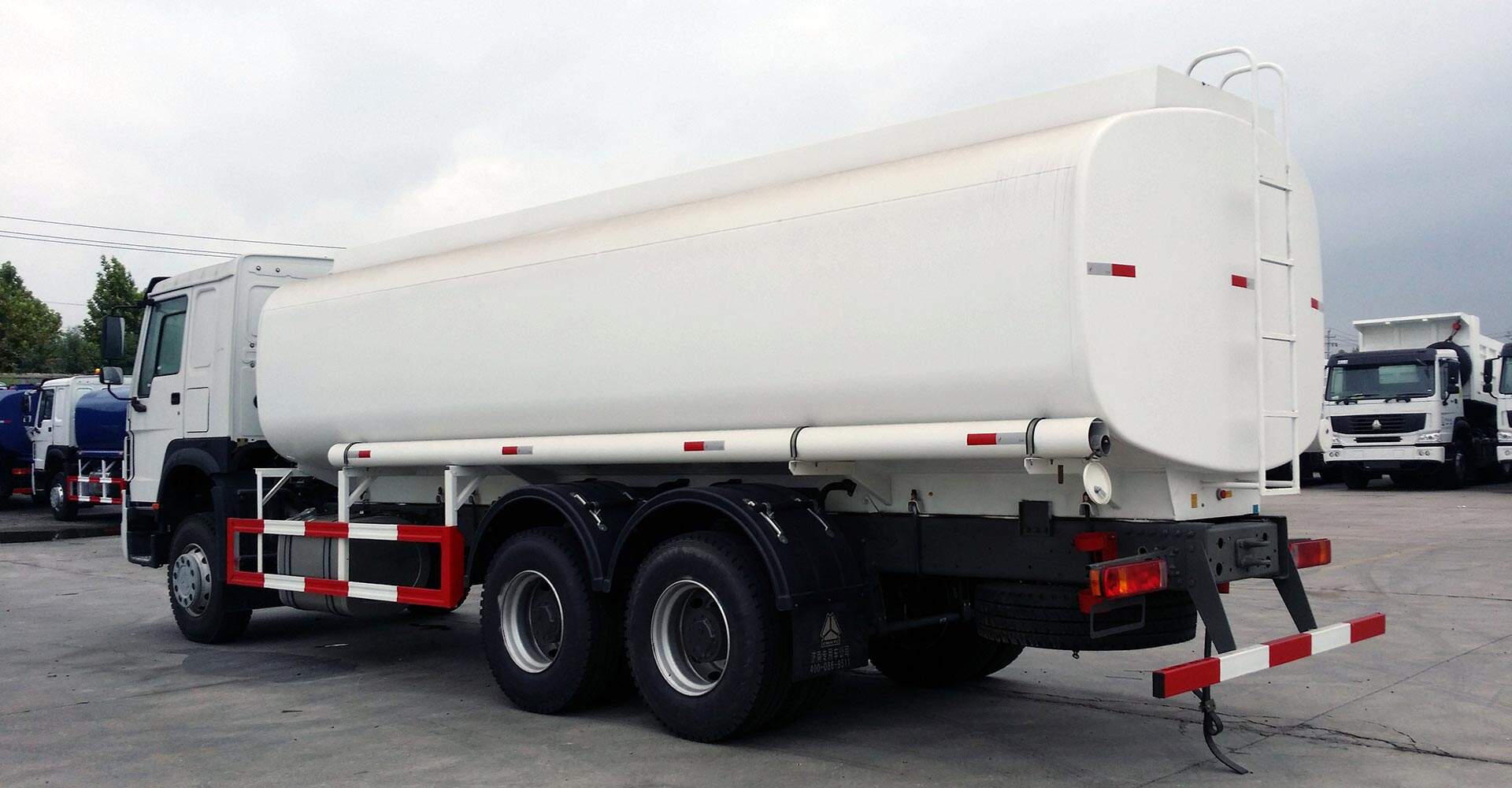 54000 LITRES CARBON STEEL FUEL TANK SEMI-TRAILER (4 AXLES)