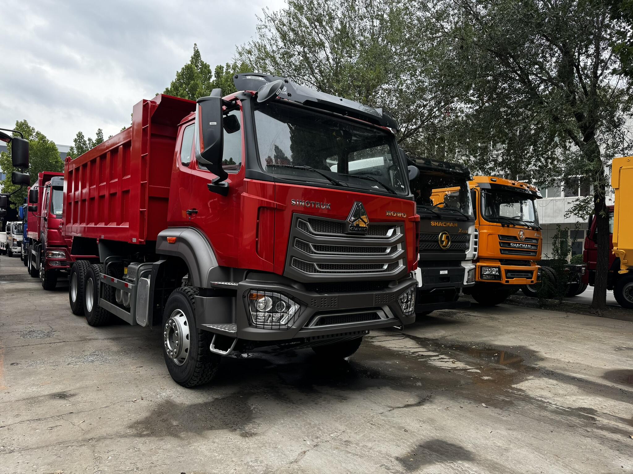 HOWO NX 6x4 DUMP TRUCK 