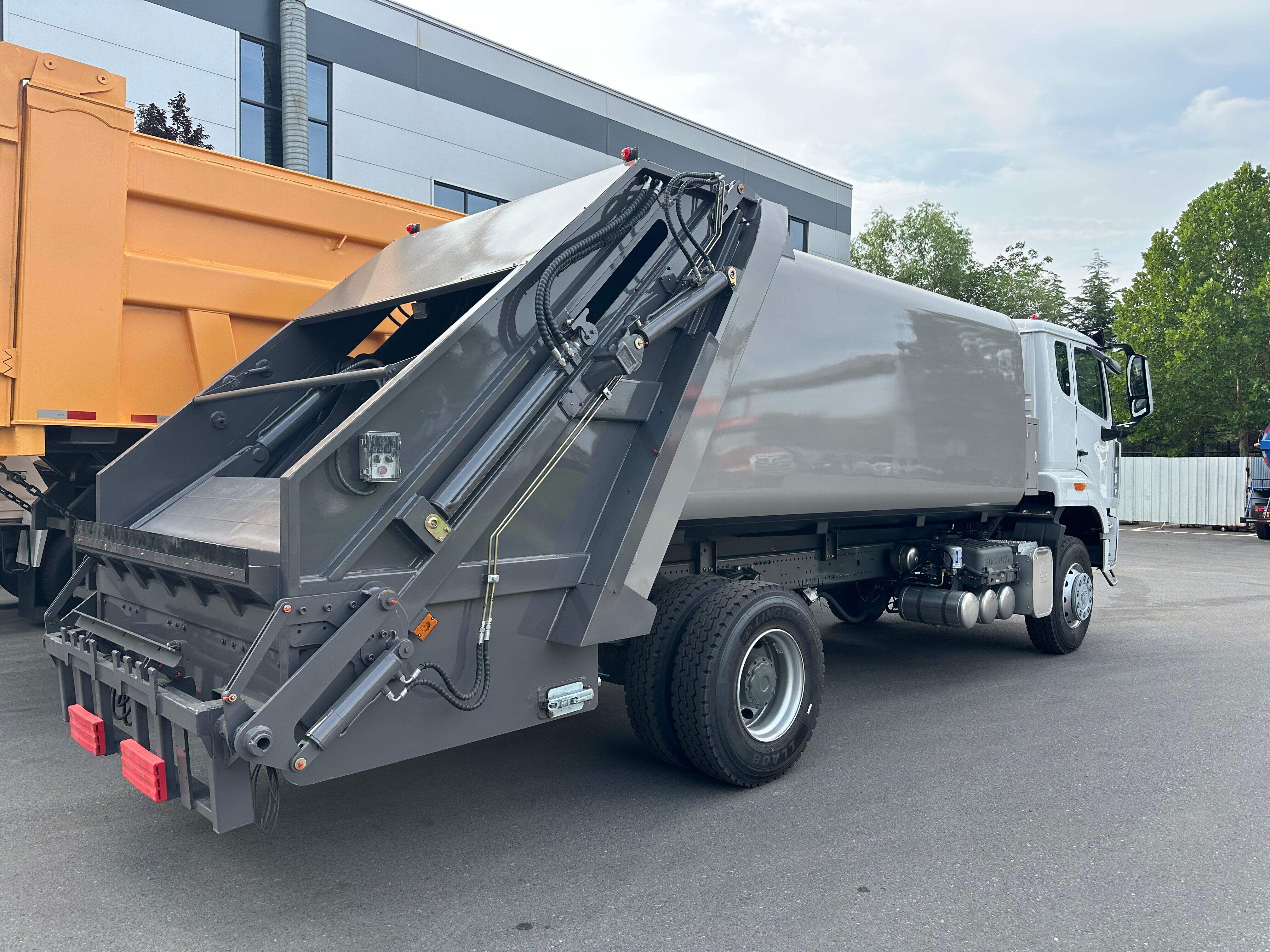 Your Reliable Mini Garbage Truck Supplier