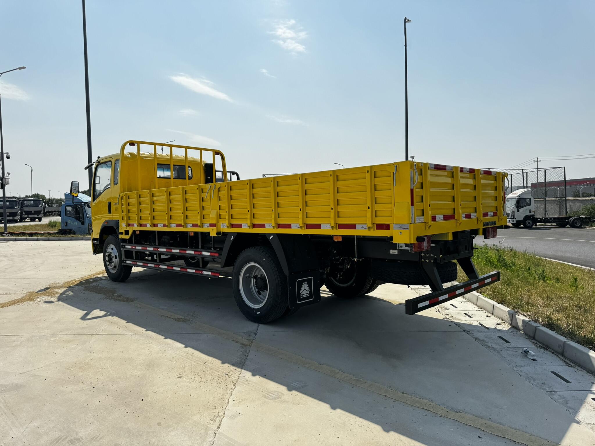 Camions légers sur mesure pour chaque besoin