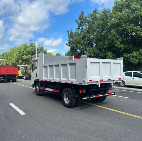 SINOTRUCK HOWO 4x2 Dump Truck 10 tons