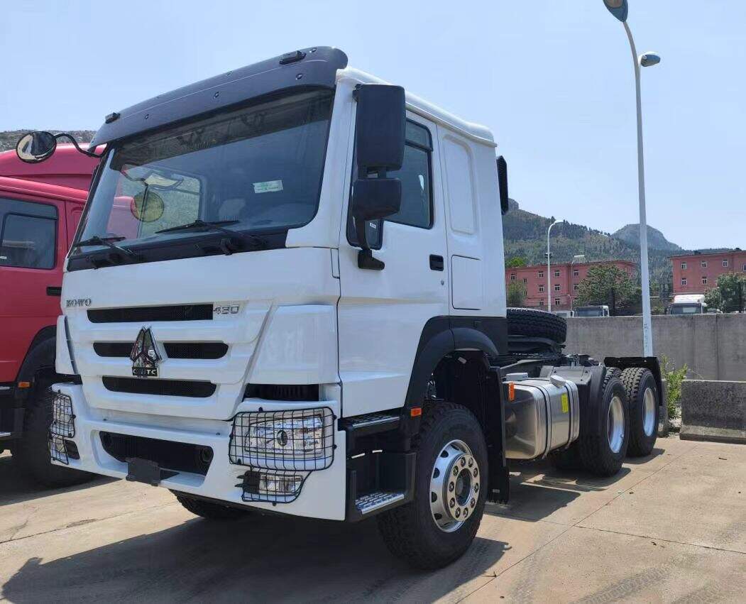 SINOTRUK HOWO 6×4 Schwerlast-Sattelzugmaschine mit 430 PS und guter Qualität zum Verkauf