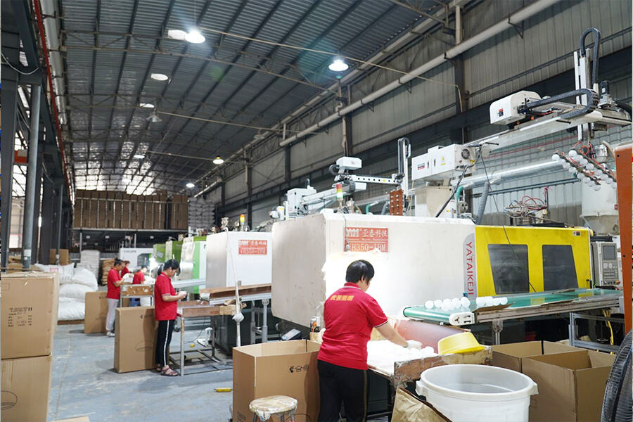 Части формованные путем инъекции