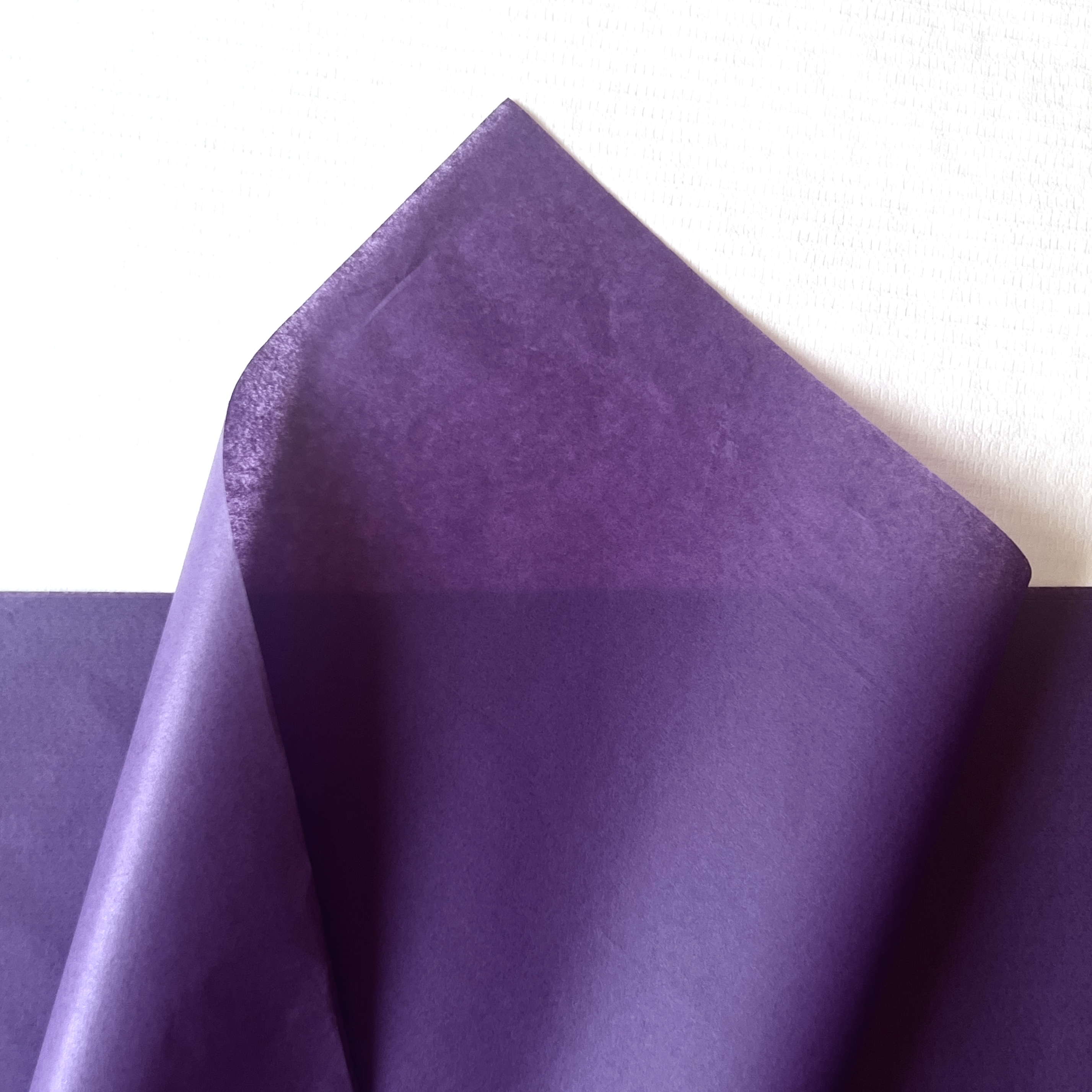 Wie farbiges Seidenpapier die Textur der Geschenkverpackung für Taschen verbessert