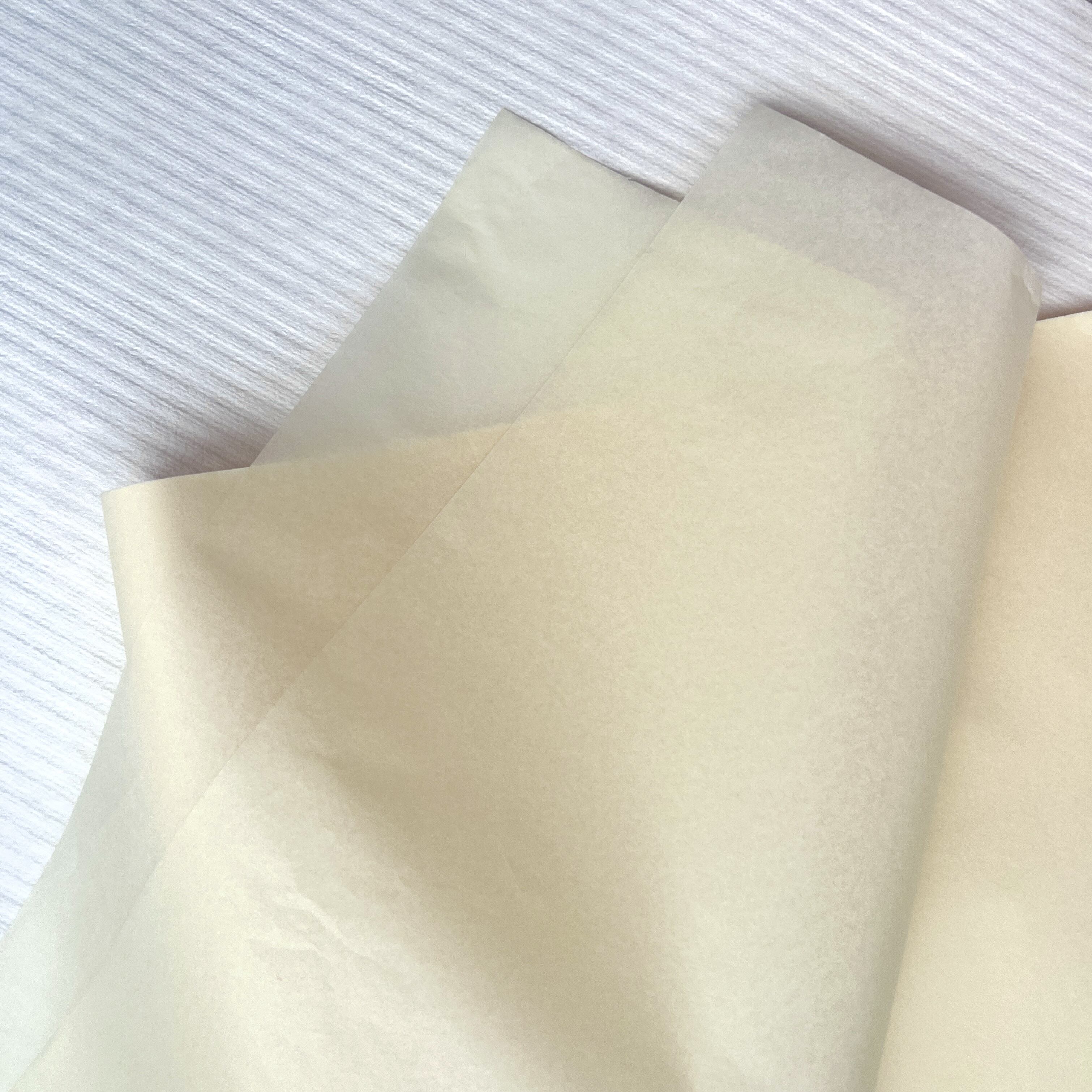 Páipéar Ardcháilíochta le Dath Amháin do Gach Riachtanas Uait