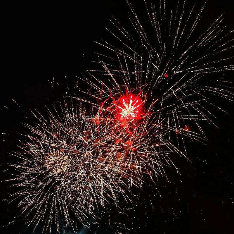 Advantages of Red Rocket Fireworks