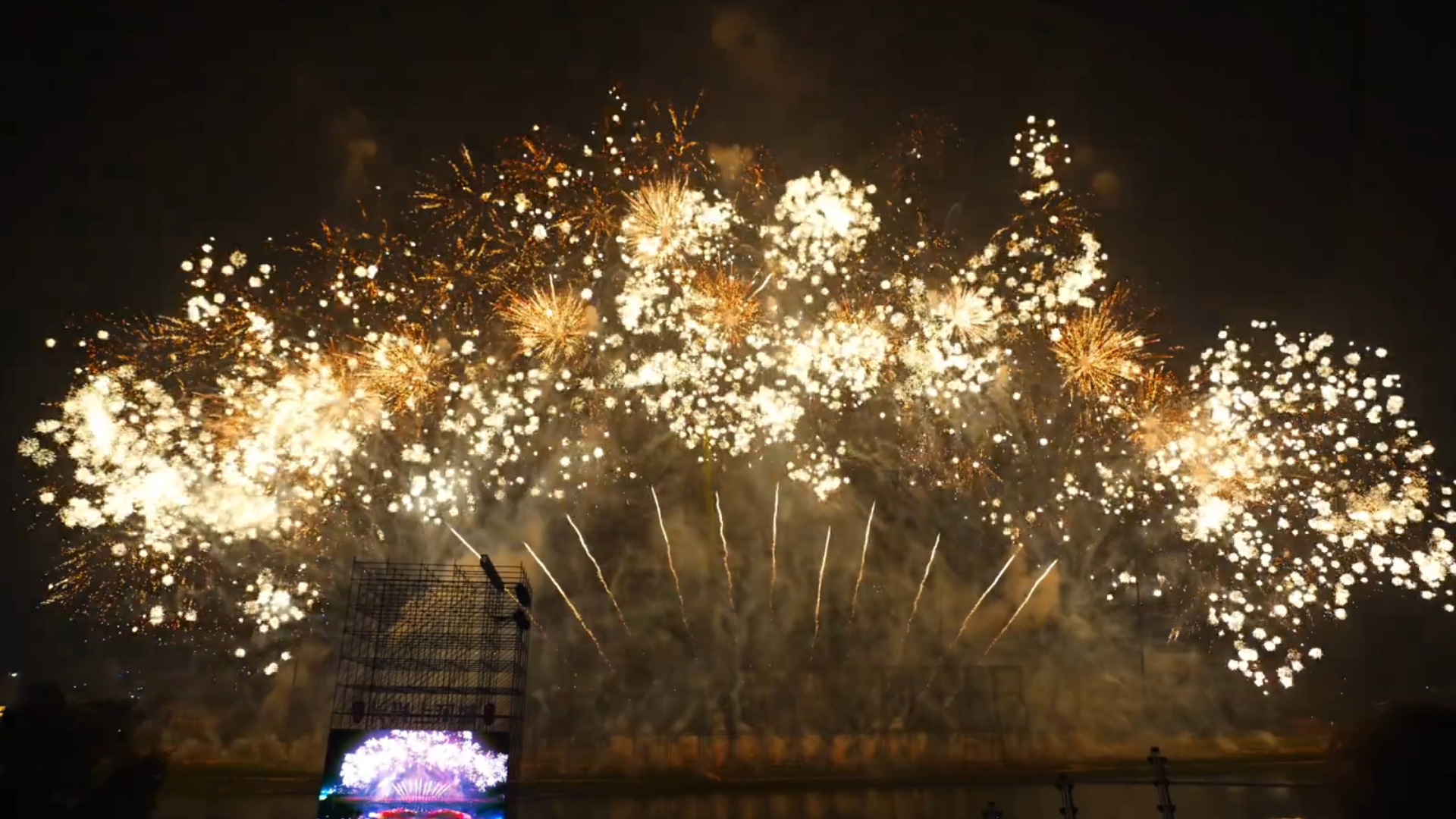 LFC Liuyang Fireworks Festival Kicks Off with American Team's Creative Display Stunning the Crowd