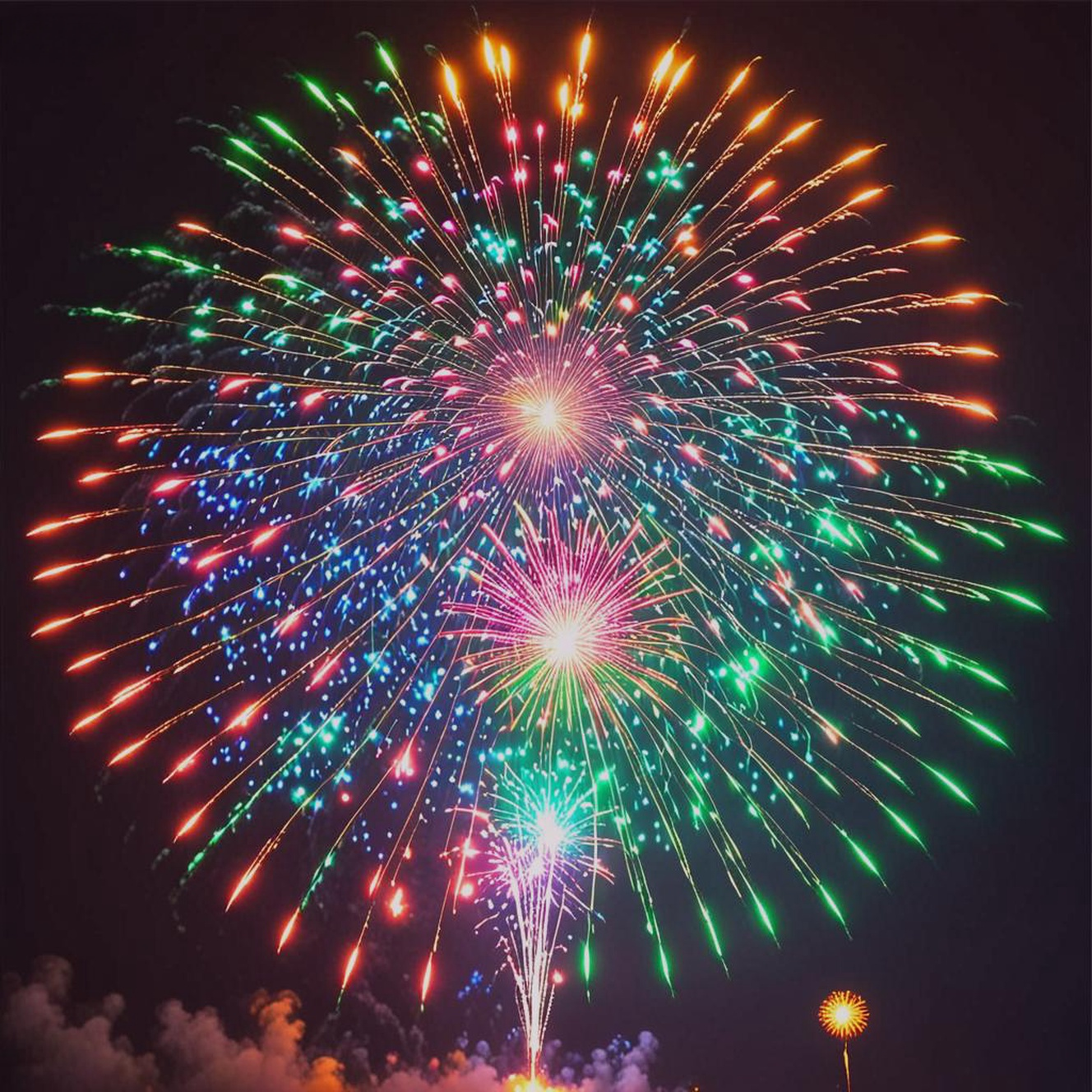 Chinese Hunan Factory Wholesales Fireworks Pyrotechnics! Fireworks New Fireworks in Amazing Effect Shots Consumer (Galaxy - Heart Adornment)