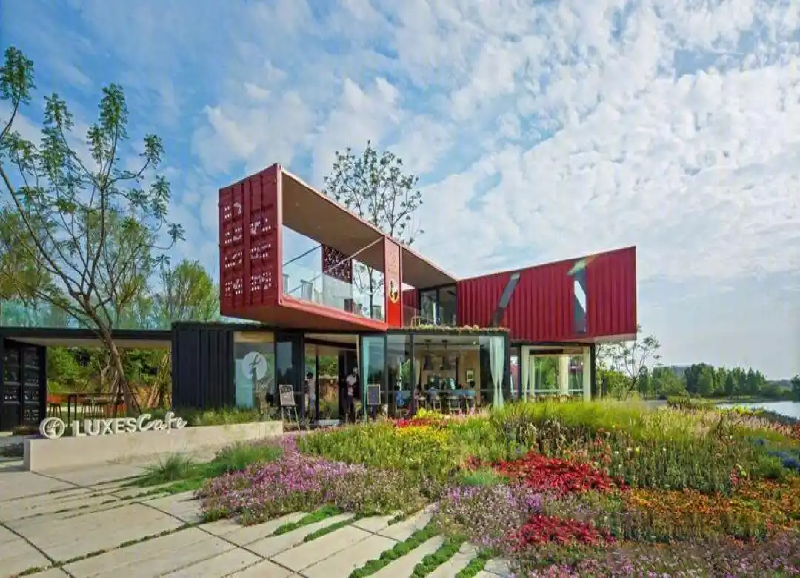 Our company has partnered with Luhu Eco-City to create a distinctive container-style coffee shop