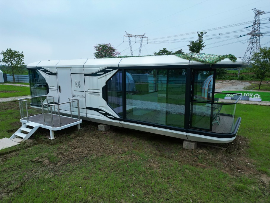 capsule house, with natural wind and scenery