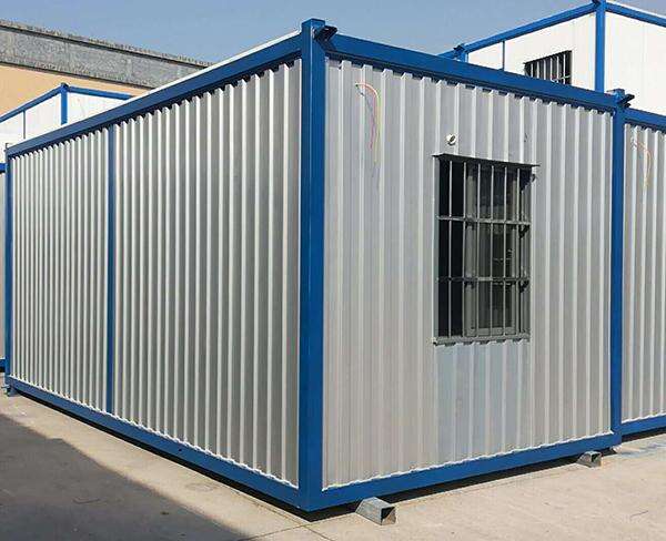 Domy z kontejnerů na prodej – odolné modulární předem vyrobené domy