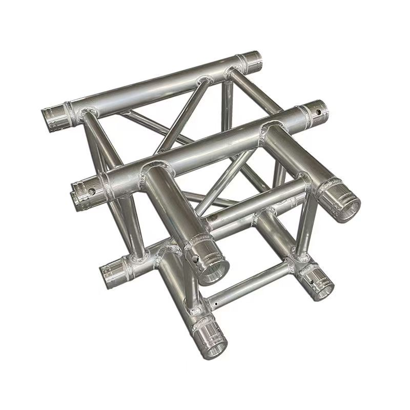 3 Ways spigot truss corner