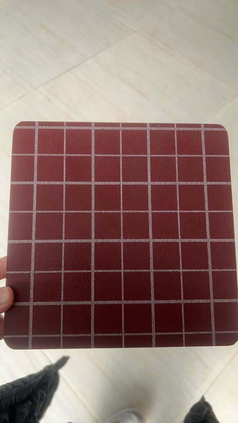 Quae Sunt Communia Usus 12 mm Film-Faced Plywood in Industria?